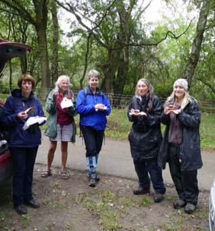 Ryenats members enjoying cake